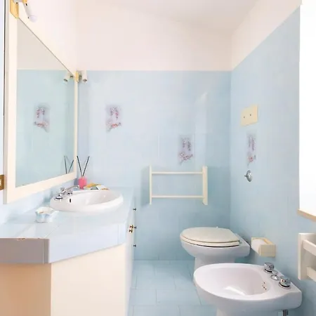 Brezza D'amore - With Verandas, 400m From The Sea Apartamento Cannigione