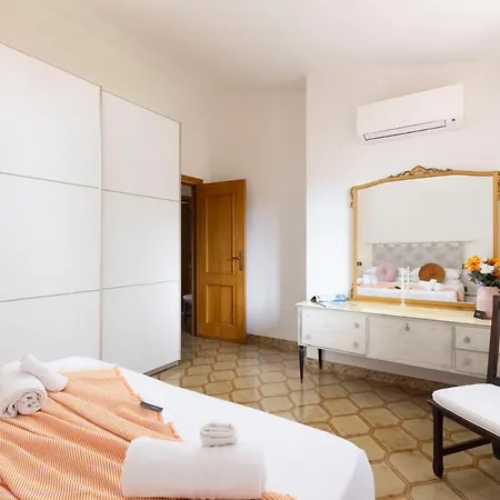 Brezza D'amore - With Verandas, 400m From The Sea Apartamento *