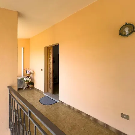 Brezza D'amore - With Verandas, 400m From The Sea * Cannigione